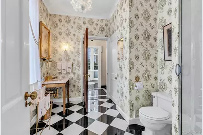 2 Wallis Lane, Saint James, NY 11780 - Photo 8