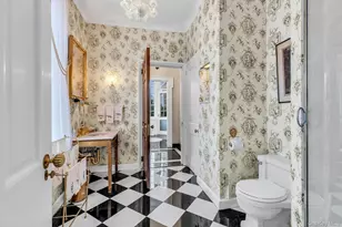 2 Wallis Ln, Saint James, NY 11780 - Photo 8