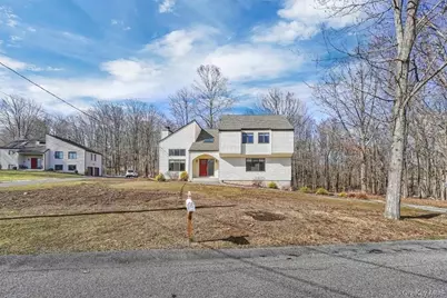 9 Oak Avenue, Somers, NY 10589 - Photo 2