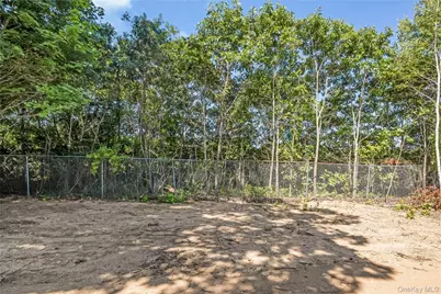 510 Bayport Avenue, Bayport, NY 11705 - Photo 38