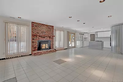 1 Domino Way, Mount Sinai, NY 11766 - Photo 4