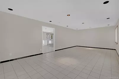 1 Domino Way, Mount Sinai, NY 11766 - Photo 6