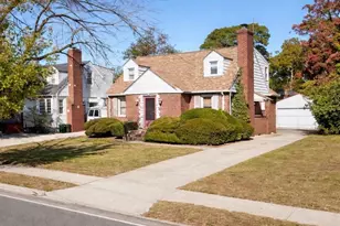 197 Foxhurst Rd, Oceanside, NY 11572 - Photo 2