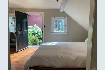 95 E Broadway, Roslyn, NY 11576 - Photo 16