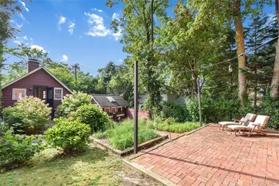 95 E Broadway, Roslyn, NY 11576 - Photo 28