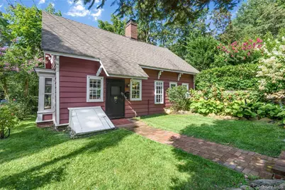 95 E Broadway, Roslyn, NY 11576 - Photo 2