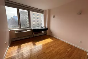 136-21 Latimer Pl, Flushing, NY 11354 - Photo 6