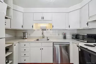 52 Washington Mews, Port Chester, NY 10573 - Photo 8