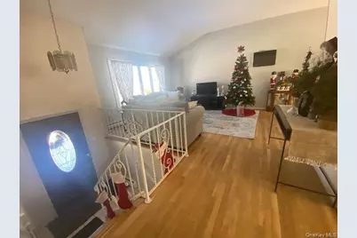 [Address not provided], Hauppauge, NY 11788 - Photo 4