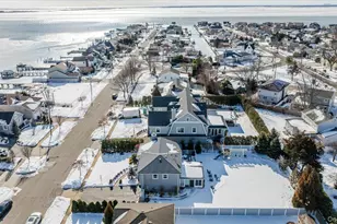 285 E Shore Dr, Massapequa, NY 11758 - Photo 26