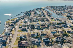 148 Exeter Rd, Massapequa, NY 11758 - Photo 6