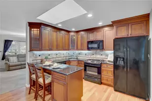 11 Primrose Ln, North Babylon, NY 11703 - Photo 14