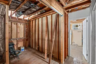 31 Valentine Rd, Shoreham, NY 11786 - Photo 6