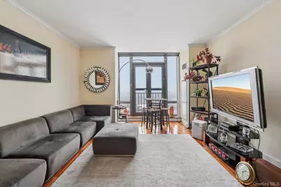 10 City Place #23F, White Plains, NY 10601 - Photo 1