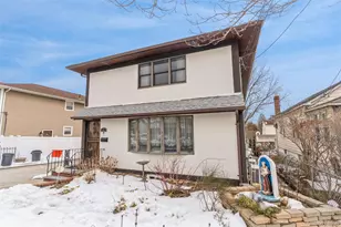 77 Lucille Ave, Elmont, NY 11003 - Photo 4