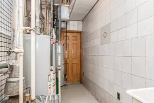 21-62 24th St, Astoria, NY 11105 - Photo 40