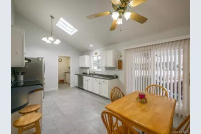 8 Shelley Court, Middle Island, NY 11953 - Photo 8