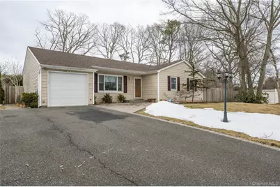 8 Shelley Court, Middle Island, NY 11953 - Photo 2