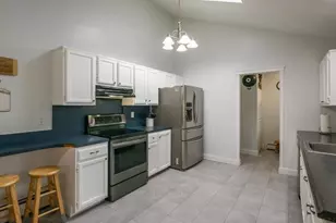 8 Shelley Ct, Middle Island, NY 11953 - Photo 10