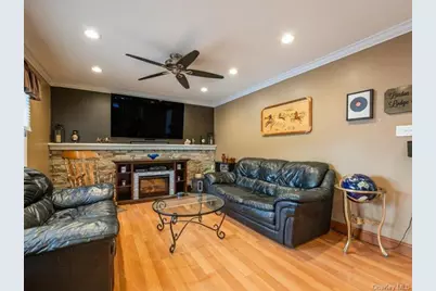 8 Shelley Court, Middle Island, NY 11953 - Photo 6