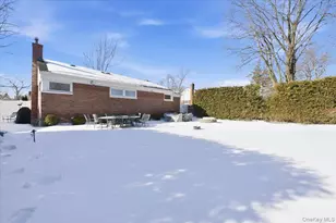 10 Darnley Pl, Huntington Station, NY 11746 - Photo 22