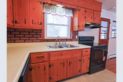 8 Wood Terrace, Newburgh, NY 12550 - Photo 8