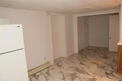 16 Shelley Place, Huntington Station, NY 11746 - Photo 4