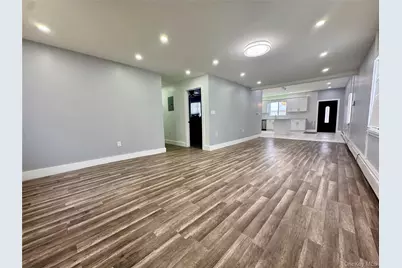 4 Ashton Road, Medford, NY 11763 - Photo 8