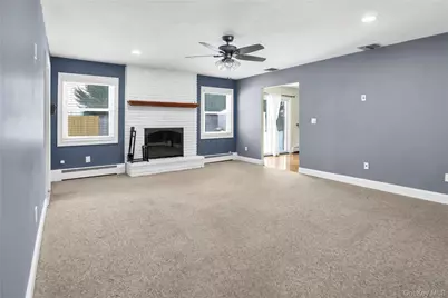 11 Onyx N Dr, Stony Brook, NY 11790 - Photo 8