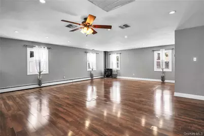 11 Onyx N Dr, Stony Brook, NY 11790 - Photo 4