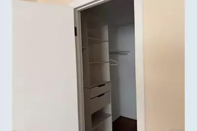 15 Granada Crescent #4, White Plains, NY 10603 - Photo 8