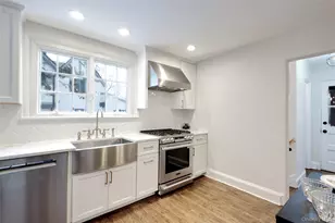 27 Oakland Dr, Port Washington, NY 11050 - Photo 10