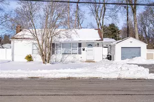 17 Armell St, Huntington Station, NY 11746 - Photo 2