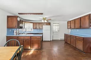 28 Paddock Pl, Newburgh, NY 12550 - Photo 14