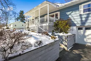 28 Paddock Pl, Newburgh, NY 12550 - Photo 6