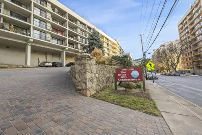 1120 Warburton Avenue #2A, Yonkers, NY 10701 - Photo 1