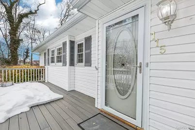 115 Arlington Road, Ronkonkoma, NY 11779 - Photo 8