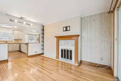 115 Arlington Road, Ronkonkoma, NY 11779 - Photo 10