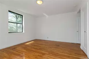 150 S Middle Neck Rd, Great Neck, NY 11021 - Photo 12