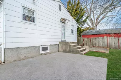 [Address not provided], Lindenhurst, NY 11757 - Photo 20