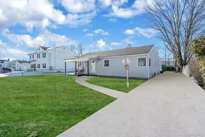 22 Eisenhower Avenue, Brentwood, NY 11717 - Photo 2