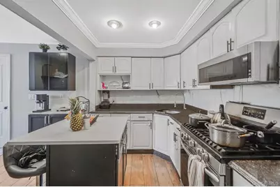 22 Eisenhower Avenue, Brentwood, NY 11717 - Photo 10