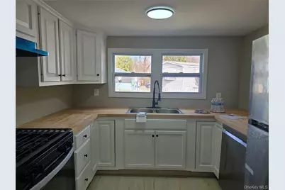 16 Jennifer Court, Poughkeepsie, NY 12601 - Photo 2