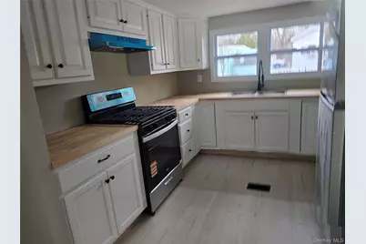 16 Jennifer Court, Poughkeepsie, NY 12601 - Photo 10