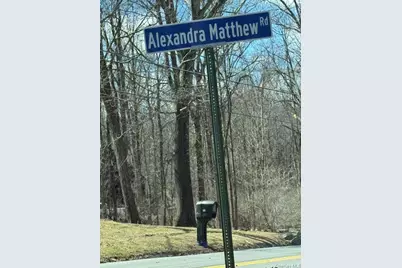 11 Alexandra Matthews Road #B, Wallkill, NY 12589 - Photo 4