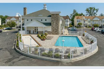 604 Narragansett Villas Drive, Lindenhurst, NY 11757 - Photo 22