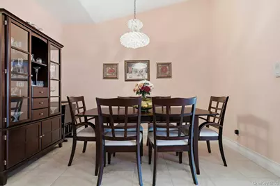 604 Narragansett Villas Drive, Lindenhurst, NY 11757 - Photo 14