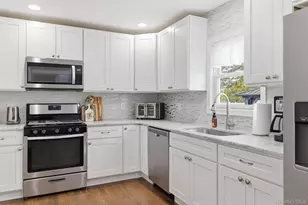 30 Linwood Pl, Massapequa Park, NY 11762 - Photo 8