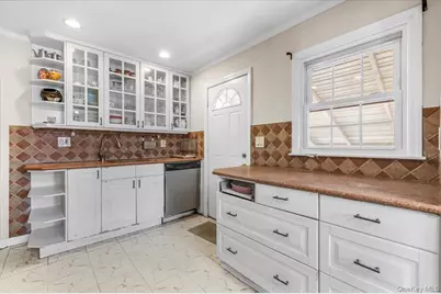 33 McKee Street, Floral Park, NY 11001 - Photo 12