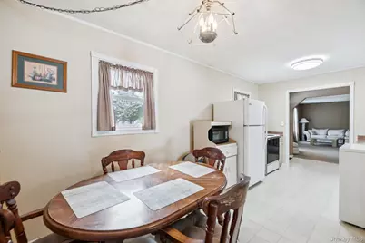 7 Joni Drive, Mount Sinai, NY 11766 - Photo 10